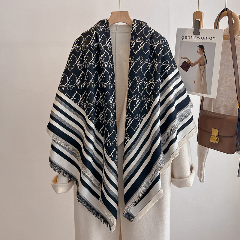 Elegant Striped Design Scarf I - Woven Scarf Blanket reseña y precio
