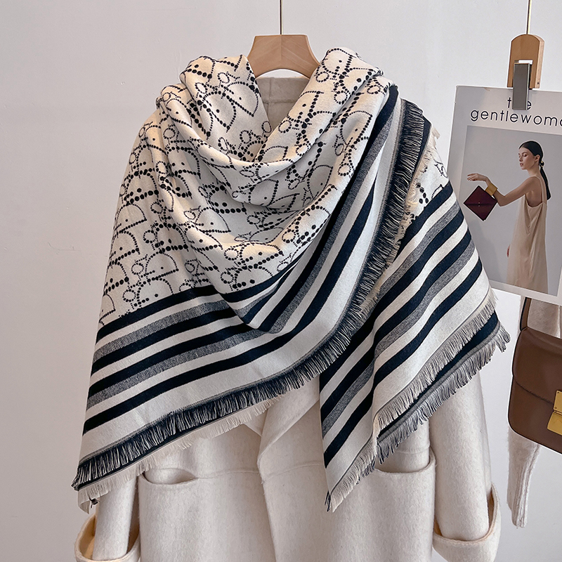 Elegant Striped Design Scarf I - Woven Scarf Blanket reseña y precio