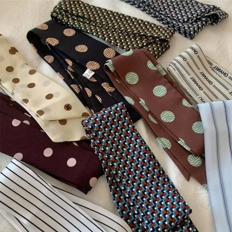 Polka Dot and Striped Print Sc - Silk Tie Striped reseña y precio